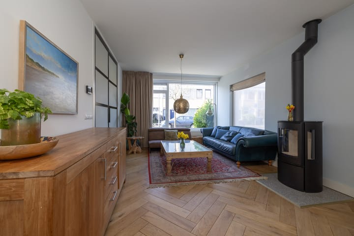 Foto 9 van Van Almondelaan 17