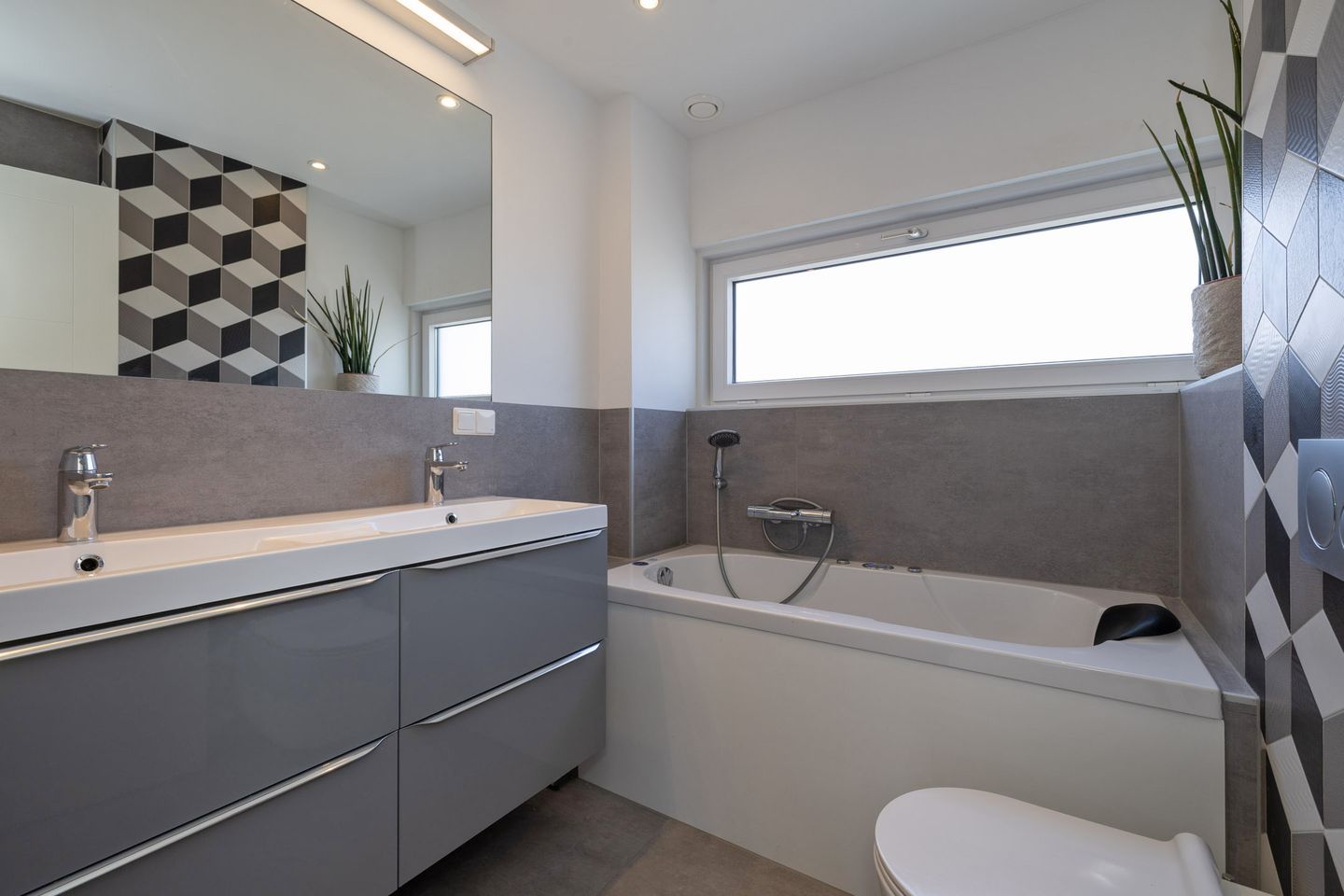 Foto 25 van Van Almondelaan 17