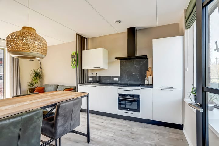 Photo 12 of Koning Willem-Alexanderplein 111