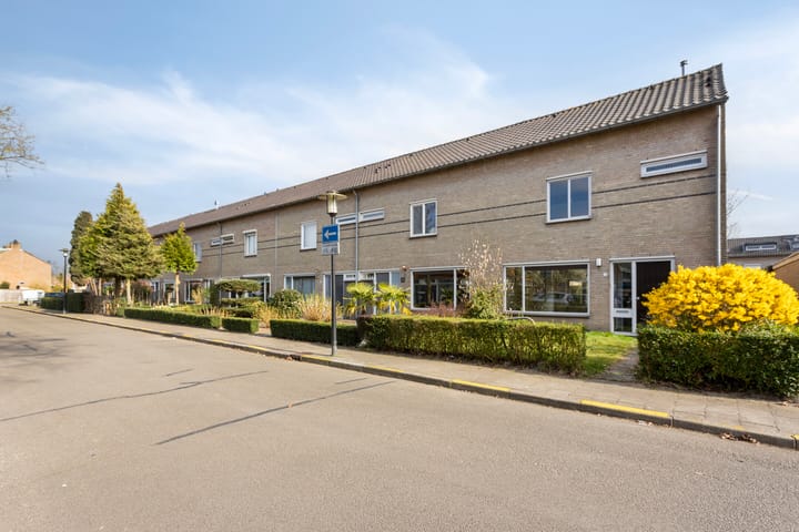 Foto 1 van van Kinsbergenstraat 9