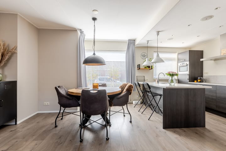 Foto 14 van W de Waalstraat 16