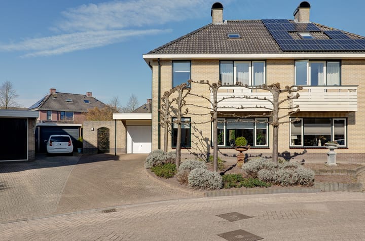 Foto 2 van Jadestoep 9