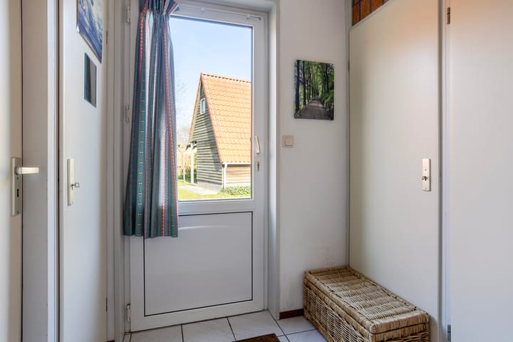 Photo 3 of It String 7-0002