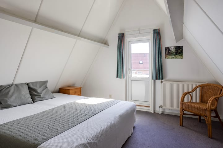 Photo 21 of It String 7-0002