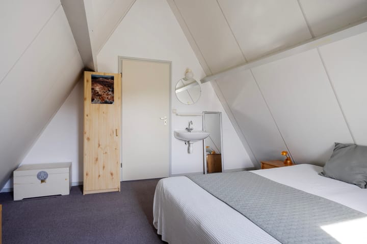 Photo 22 of It String 7-0002