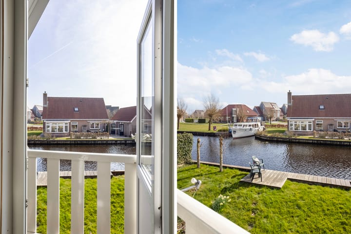 Photo 24 of It String 7-0002