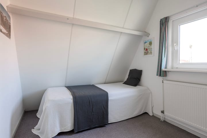 Photo 29 of It String 7-0002