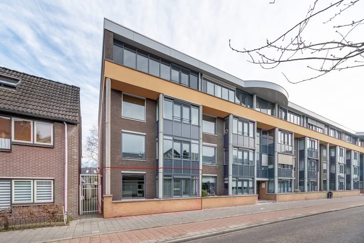 Foto 2 van Naarderstraat 38-B