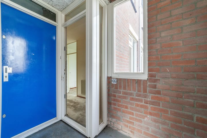 Photo 3 of Klarissenstraat 66