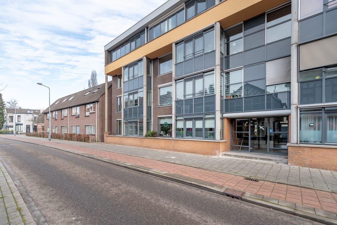 Photo 23 of Naarderstraat 38-B