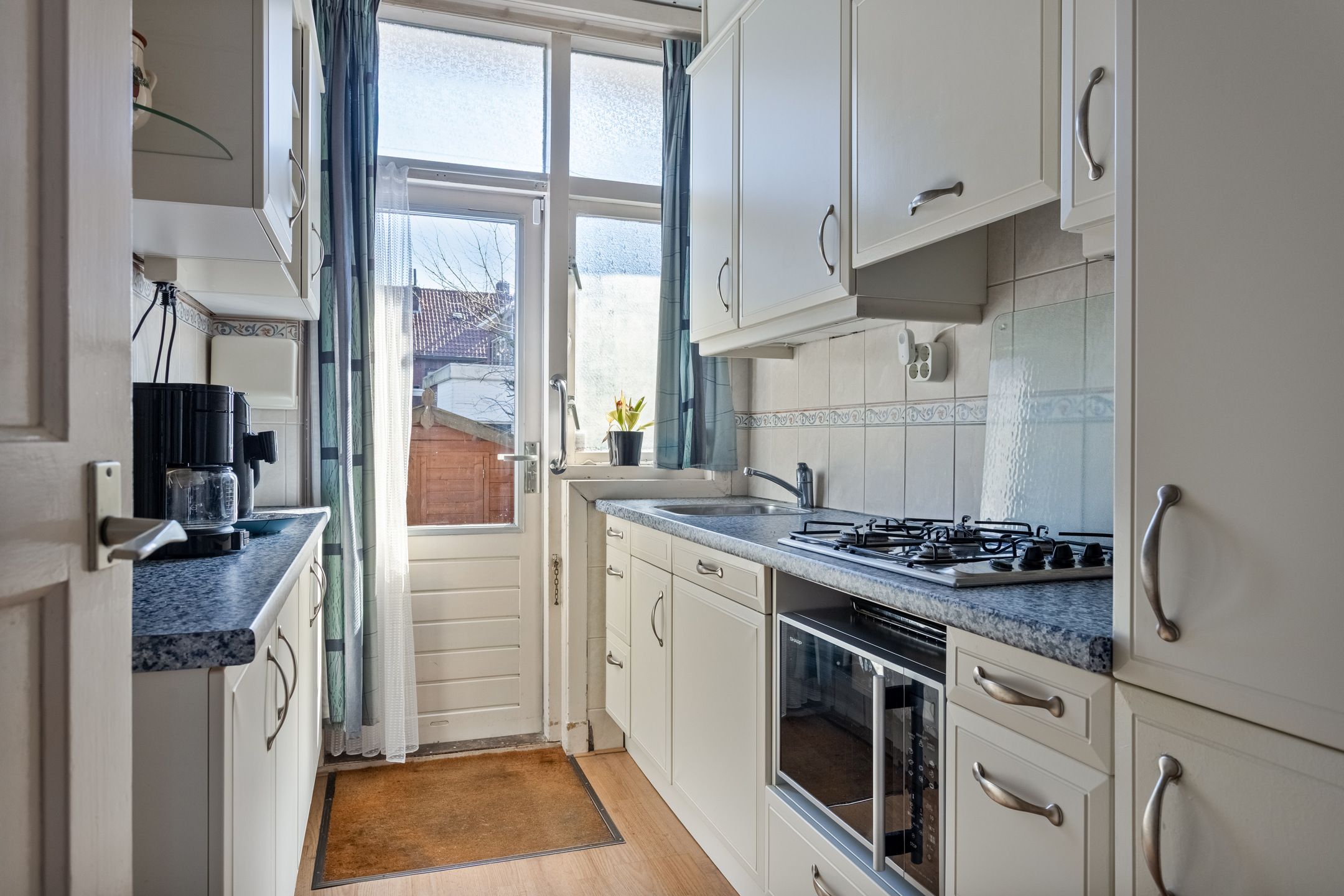 Foto 12 van Van Baerlestraat 64