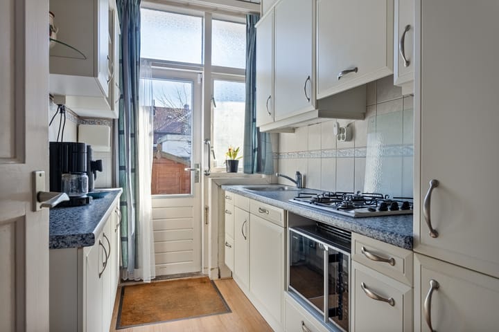 Foto 12 van Van Baerlestraat 64