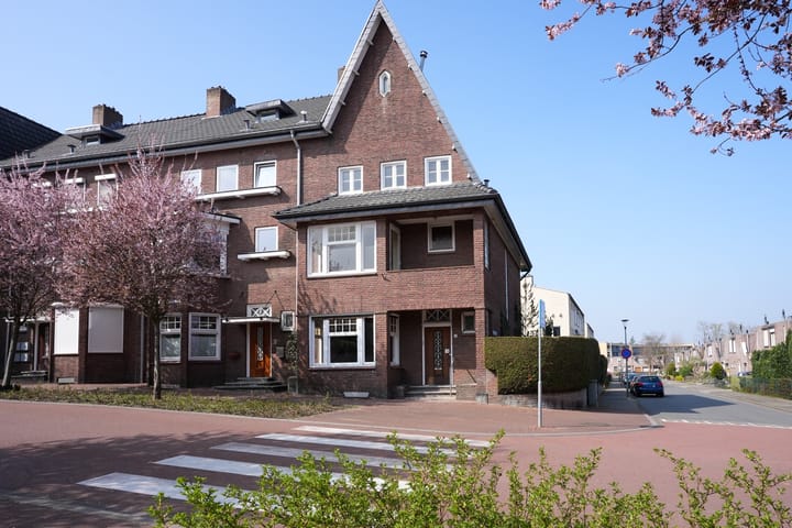 Photo 1 of Prins Bernhardstraat 8