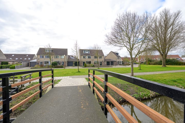 Foto 36 van Jan van der Benstraat 22