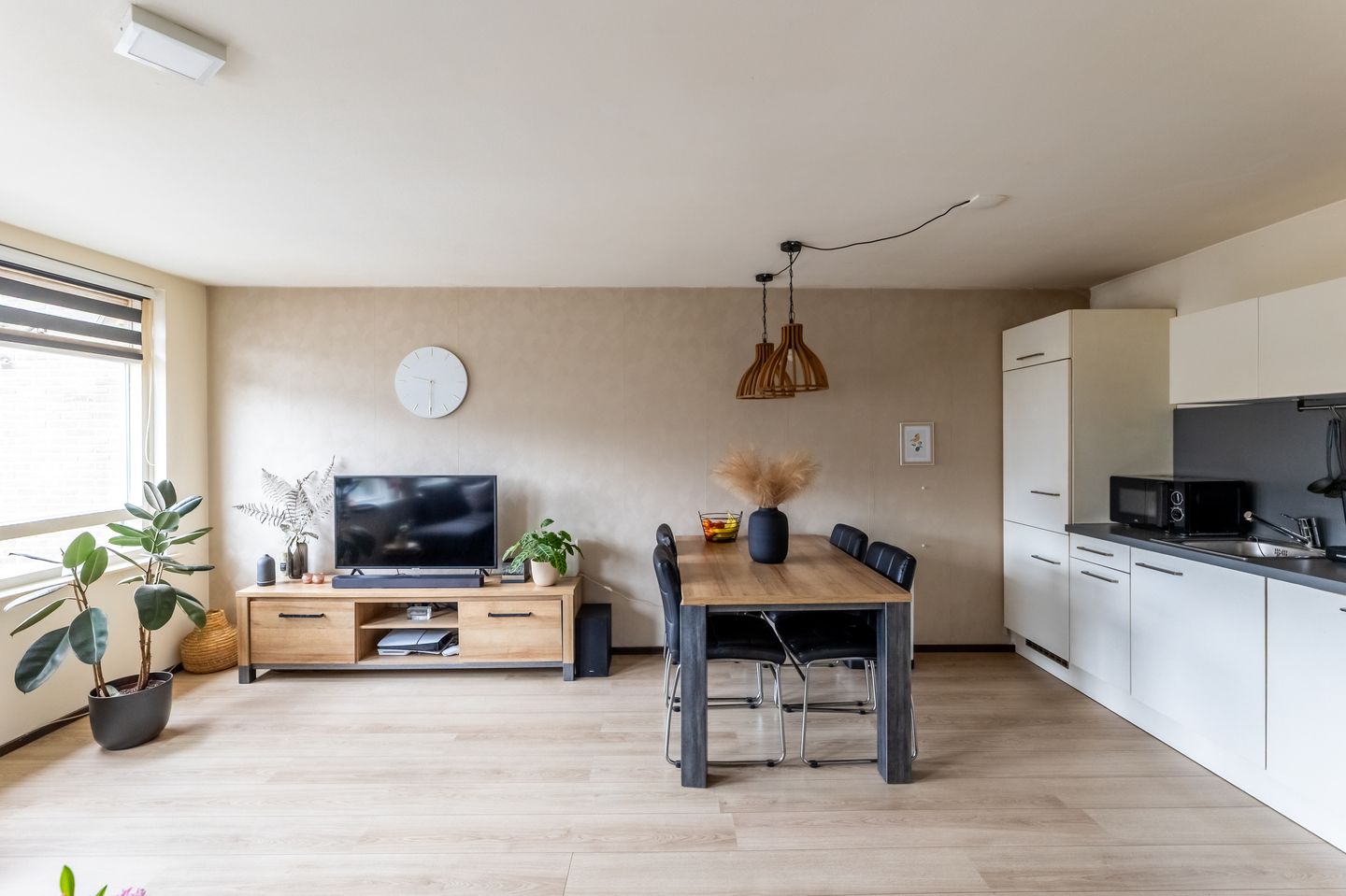 Photo 14 of Dokter Stavermanstraat 45-A