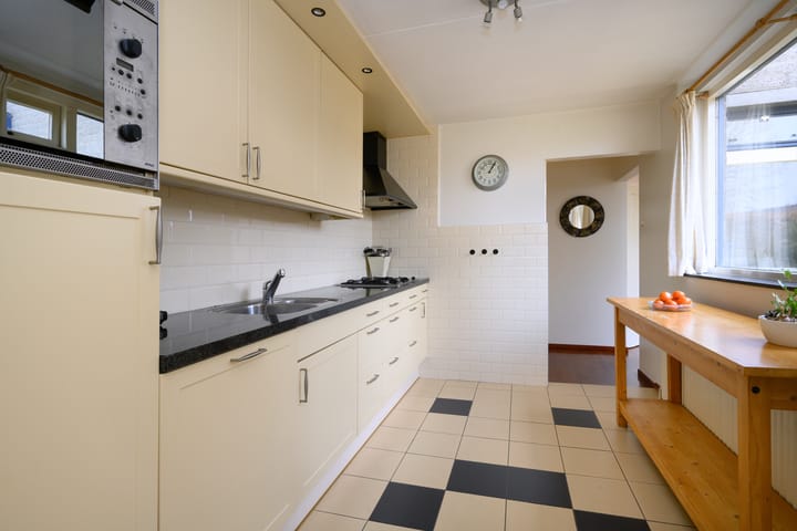 Foto 8 van Adelaarstraat 1