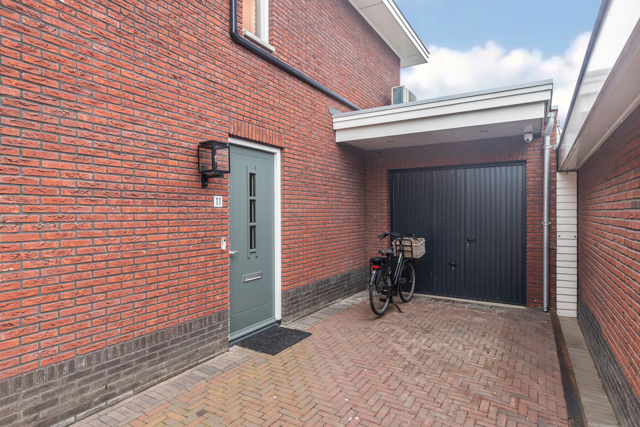 Foto 48 van Paul van Ostaijenstraat 11