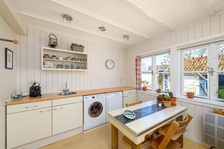 Photo 22 of Andries Veenstrastraat 12