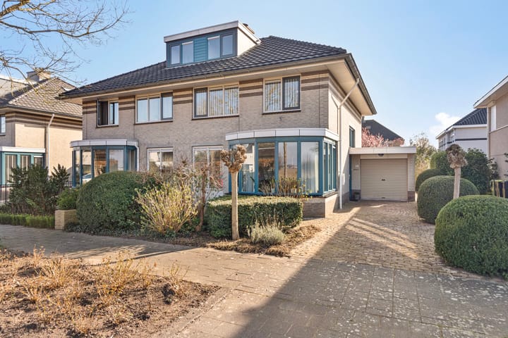 Foto 1 van Ambachtsherenlaan 12