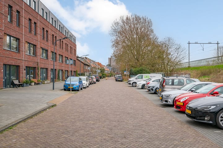 Foto 33 van Pieter van Musschenbroekstraat 65