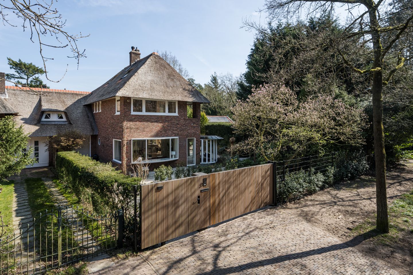 Foto 1 van Mr. H. Enschedéweg 3