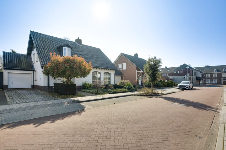 Foto 2 van Pastoor van Crugtenlaan 4