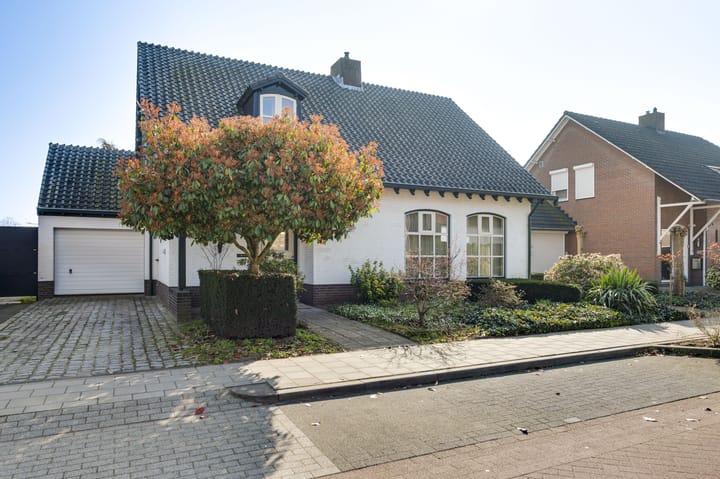 Foto 3 van Pastoor van Crugtenlaan 4