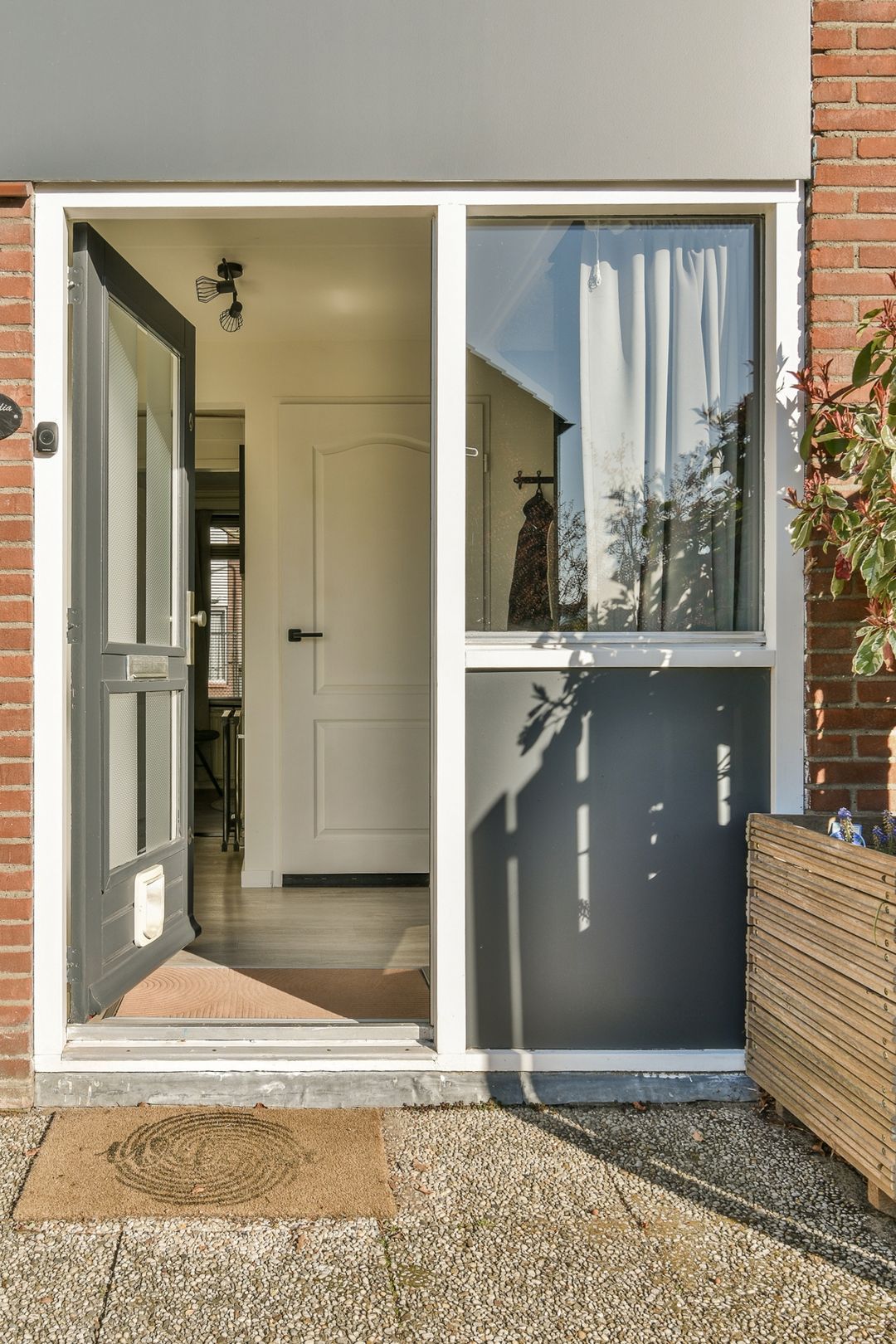 Photo 28 of Johan Frisostraat 16