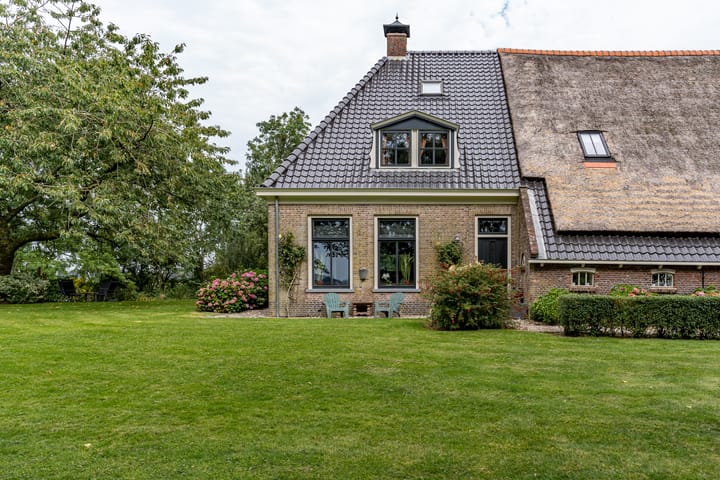 Photo 90 of Portmawei 3