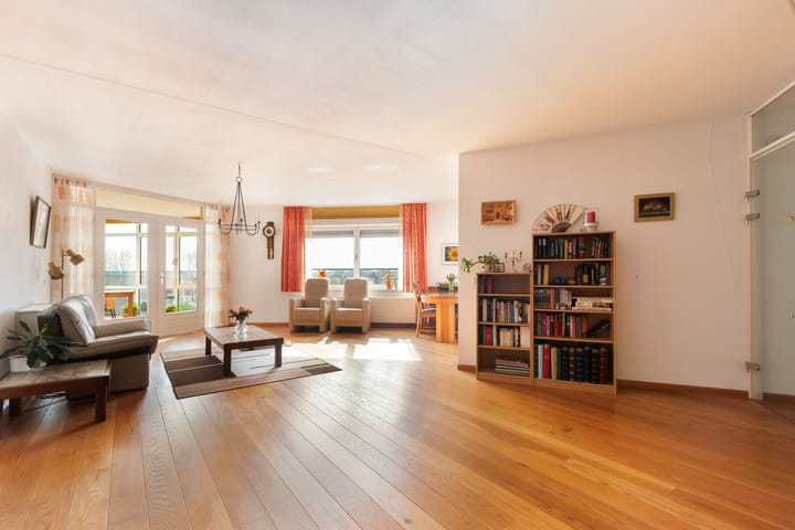 Foto 2 van Van Eesterenplein 276