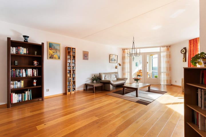 Foto 3 van Van Eesterenplein 276