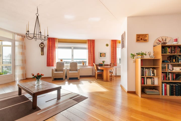 Foto 6 van Van Eesterenplein 276