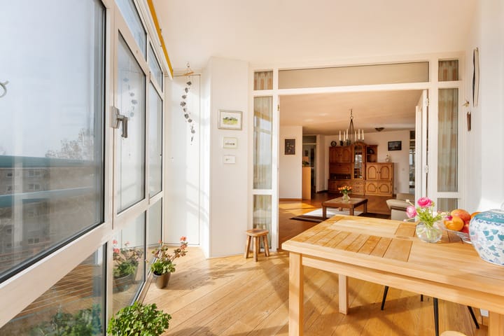 Foto 13 van Van Eesterenplein 276