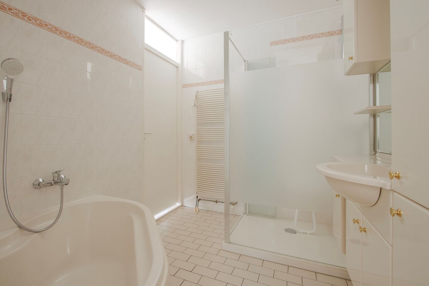 Foto 19 van Van Eesterenplein 276