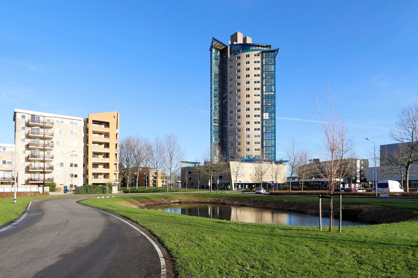 Foto 25 van Van Eesterenplein 276