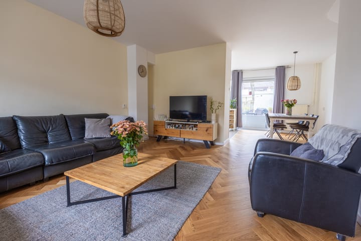 Foto 4 van Petuniadal 2