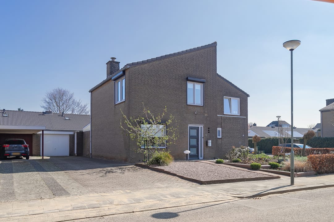 Foto 1 van Burgemeester Muijtersstraat 16