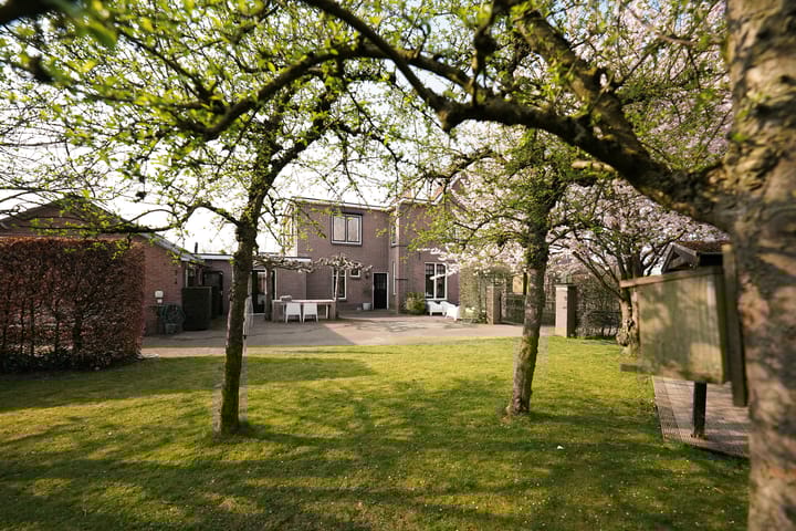 Foto 50 van Stationsstraat 63-A