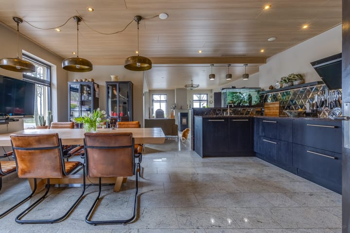 Photo 23 of Oosterstraat 58