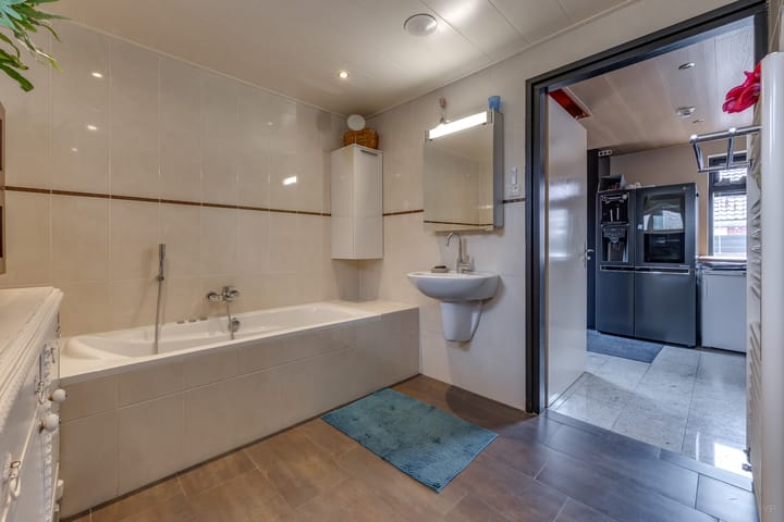 Photo 27 of Oosterstraat 58