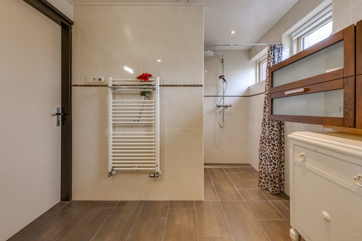 Photo 28 of Oosterstraat 58