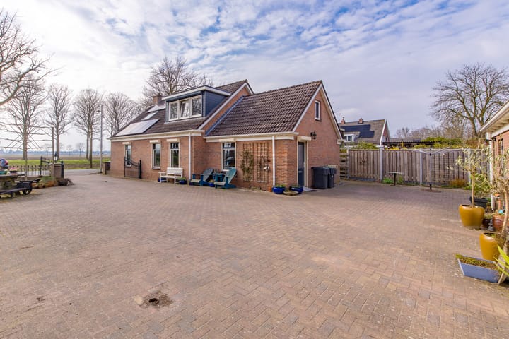 Photo 41 of Oosterstraat 58