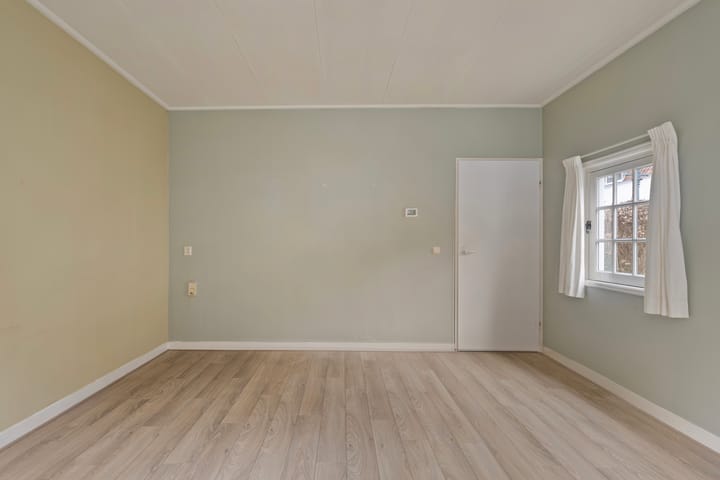 Photo 11 of Sint Antheunisstraat 16