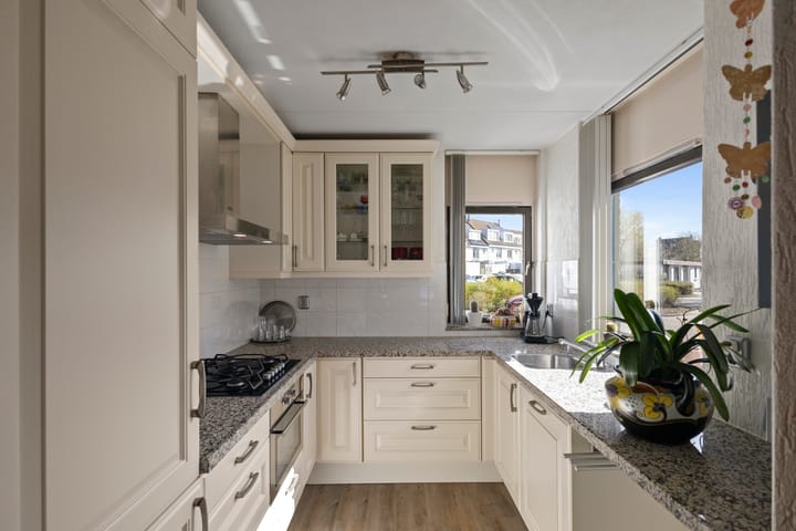 Foto 10 van Pluto 53