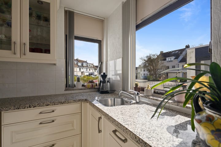 Foto 12 van Pluto 53