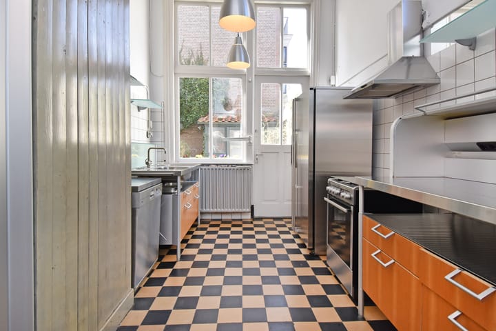 Foto 19 van Johan van Oldenbarneveltlaan 46-B