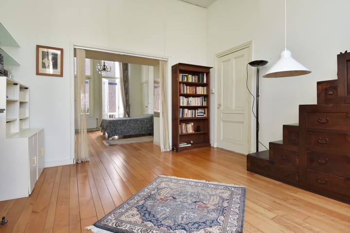 Foto 43 van Johan van Oldenbarneveltlaan 46-B