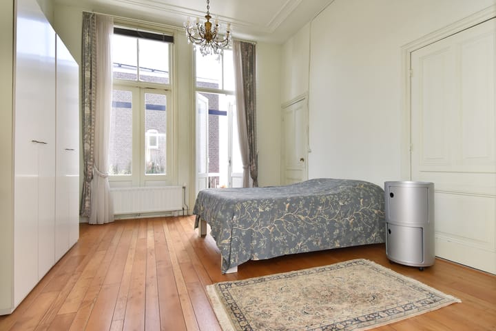 Foto 46 van Johan van Oldenbarneveltlaan 46-B