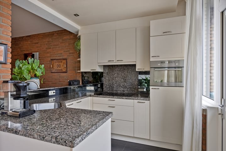 Foto 11 van Akert 72