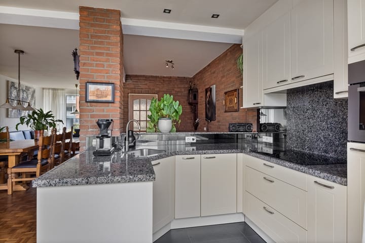 Foto 12 van Akert 72